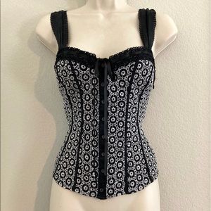 NWOT Bebe stretchy bodice style top. Sz XS